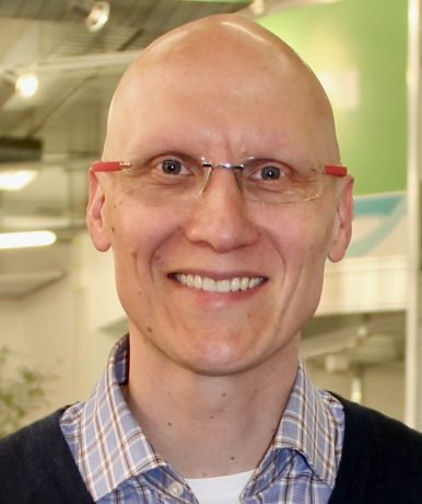 Jan Czichos, Ansprechpartner für SEO und Webgefährte, lächelt freundlich in die Kamera.